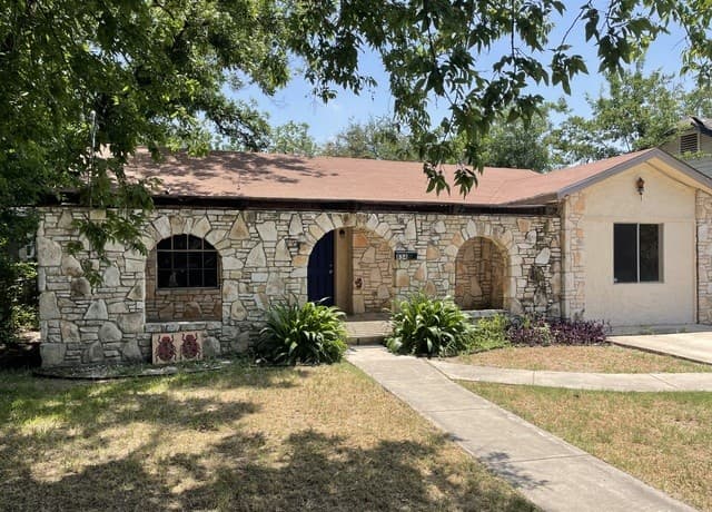 834  Porter St, San Antonio, TX 78210 — photo 2