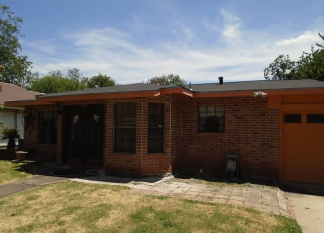 238  Storeywood Dr, San Antonio, TX 78213 — photo 7