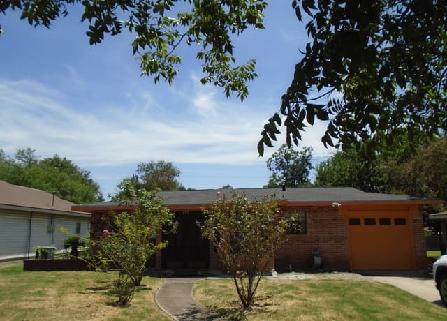 238  Storeywood Dr, San Antonio, TX 78213 — photo 8