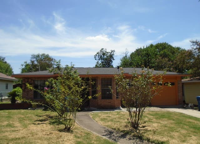 238  Storeywood Dr, San Antonio, TX 78213 — photo 9