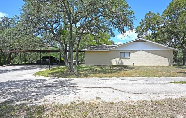 321  High Low Dr, New Braunfels, TX 78132 — photo 6