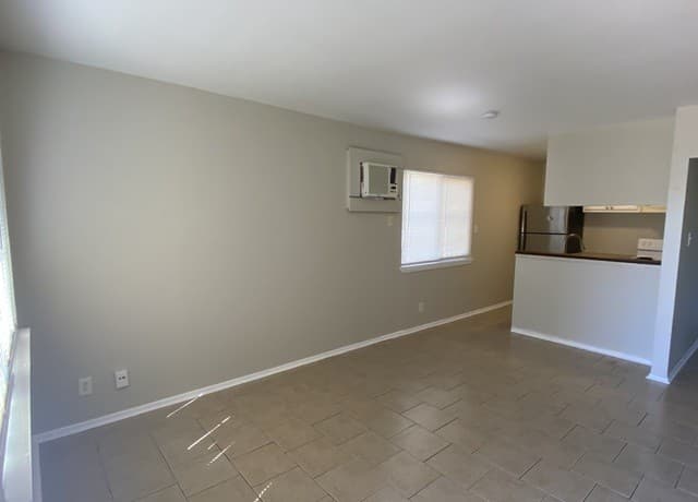 7131  Glen Ter Unit 4, San Antonio, TX 78239 — photo 2