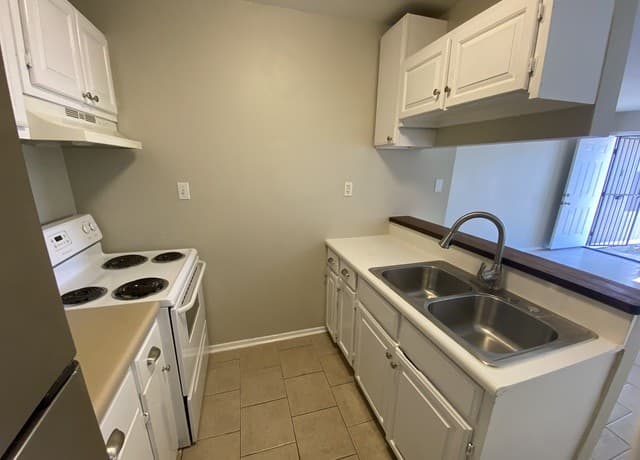 7131  Glen Ter Unit 4, San Antonio, TX 78239 — photo 4