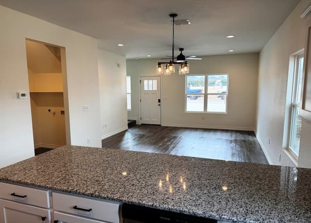 600A  10th, Bandera, TX 78003 — photo 10