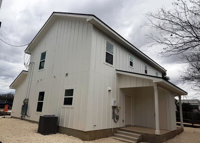 600A  10th, Bandera, TX 78003 — photo 2