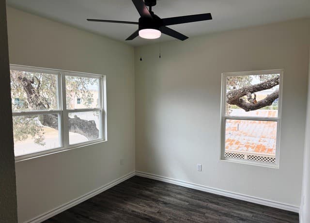 600A  10th, Bandera, TX 78003 — photo 7