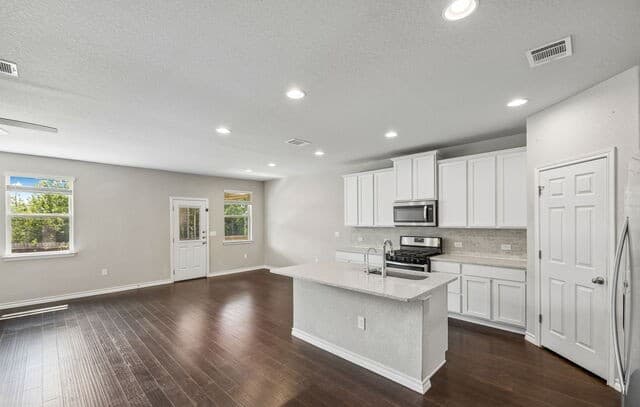 8624  Dove Pass, San Antonio, TX 78254 — photo 7