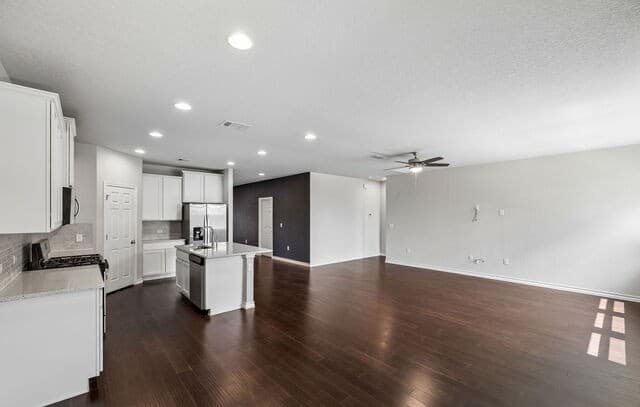 8624  Dove Pass, San Antonio, TX 78254 — photo 9