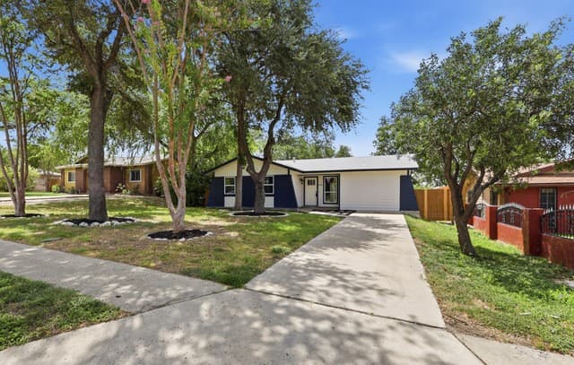 5306  La Cresenta, San Antonio, TX 78228 — photo 3