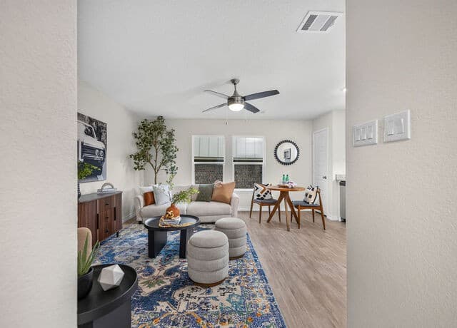 310 W Evergreen St Unit 101, San Antonio, TX 78212 — photo 3