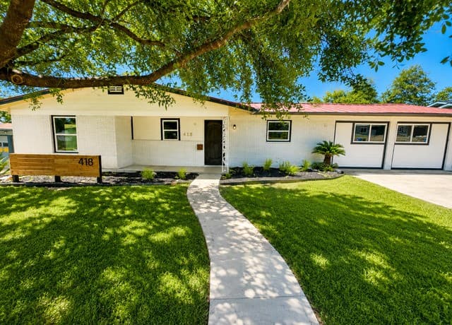 418 Redcliff Dr