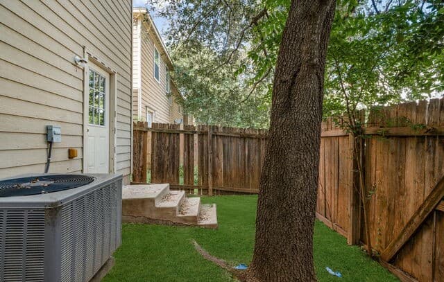 7802  Kingsbury Way Unit 4, San Antonio, TX 78240 — photo 24