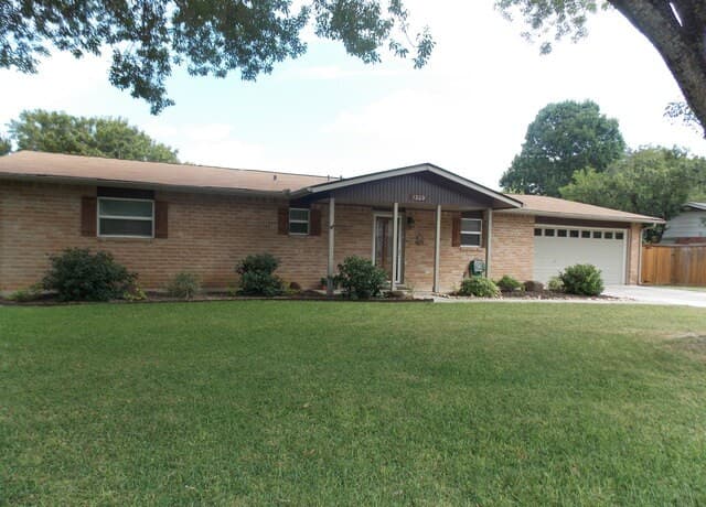 1309  Azalea Lane