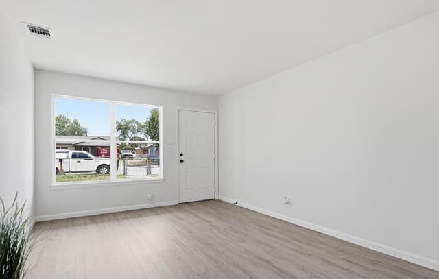 123  Chadwick Dr, San Antonio, TX 78227 — photo 3
