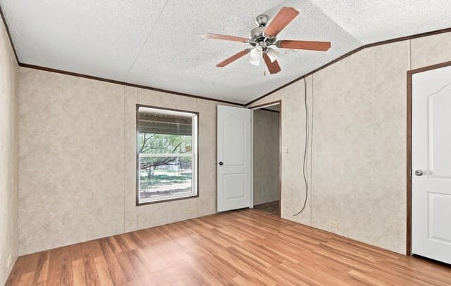 138  County Road 2666, Devine, TX 78016 — photo 17