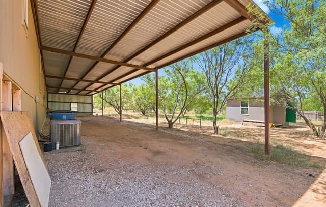 138  County Road 2666, Devine, TX 78016 — photo 21