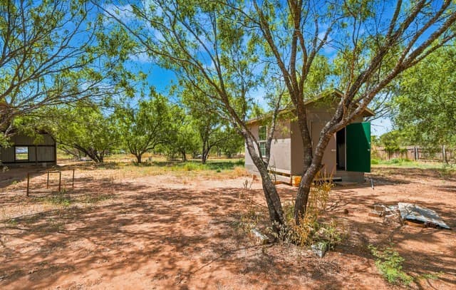 138  County Road 2666, Devine, TX 78016 — photo 23