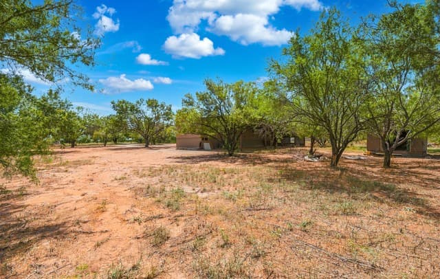 138  County Road 2666, Devine, TX 78016 — photo 24