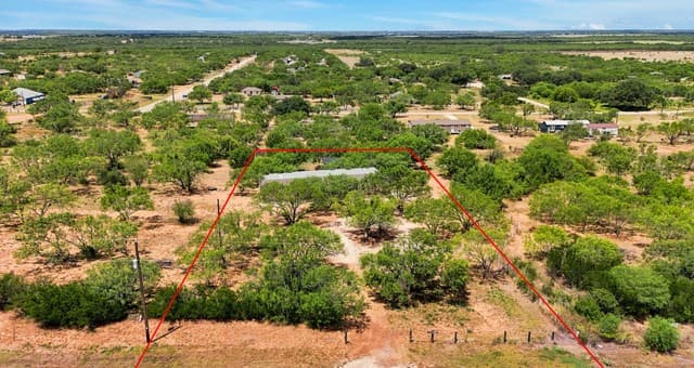 138  County Road 2666, Devine, TX 78016 — photo 25