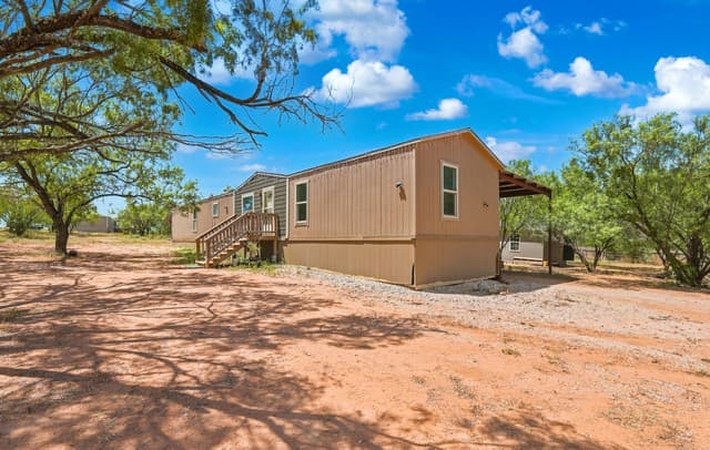 138  County Road 2666, Devine, TX 78016 — photo 5