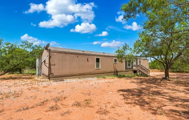 138  County Road 2666, Devine, TX 78016 — photo 6