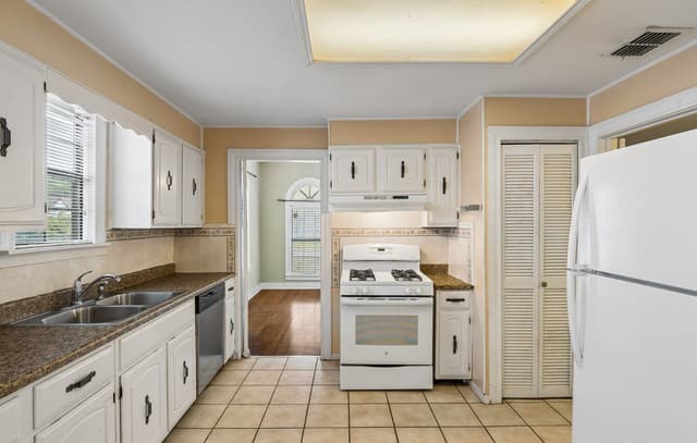 2018 W Gramercy Pl, San Antonio, TX 78201 — photo 20