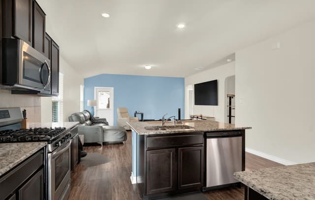 6437  Hoffman Plain, San Antonio, TX 78252 — photo 11