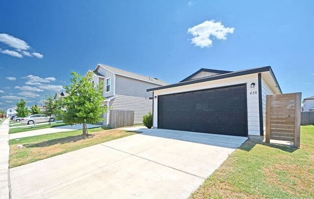 430  Russian Sage, New Braunfels, TX 78130 — photo 2