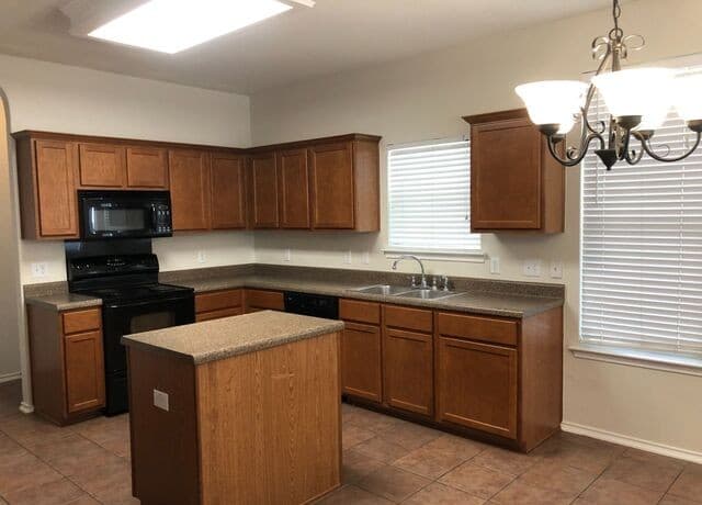 17063  Ashbury Ldg, San Antonio, TX 78247 — photo 3