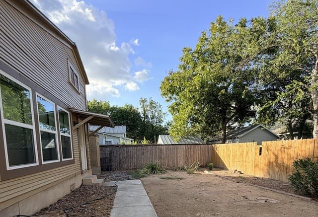 305  Barrera St, San Antonio, TX 78210 — photo 7