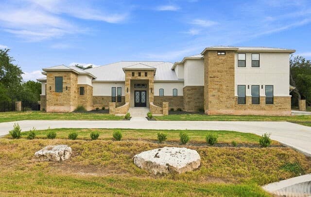 1125  Cordova Bnd, Canyon Lake, TX 78133 — photo 4