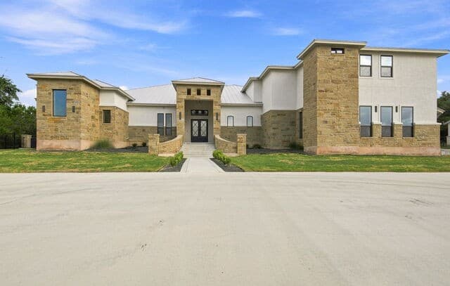1125  Cordova Bnd, Canyon Lake, TX 78133 — photo 5