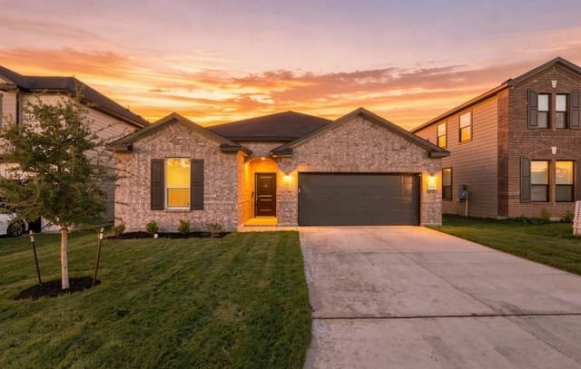15523  Electra Cir