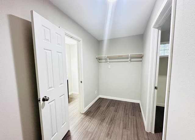 10806  Lazy Oaks Dr, San Antonio, TX 78217 — photo 10