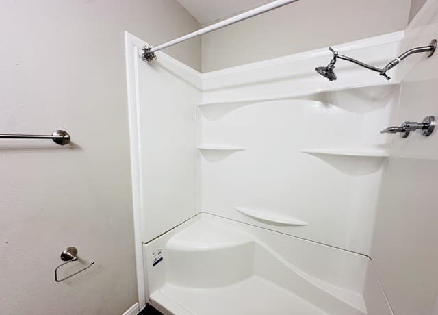 10806  Lazy Oaks Dr, San Antonio, TX 78217 — photo 16