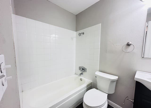 10806  Lazy Oaks Dr, San Antonio, TX 78217 — photo 25