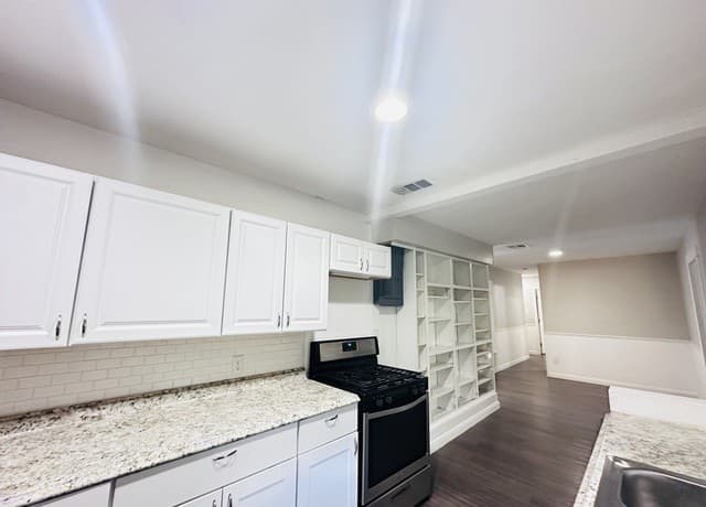 10806  Lazy Oaks Dr, San Antonio, TX 78217 — photo 7