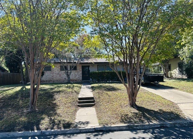 2914  Greenacres, San Antonio, TX 78230 — photo 2