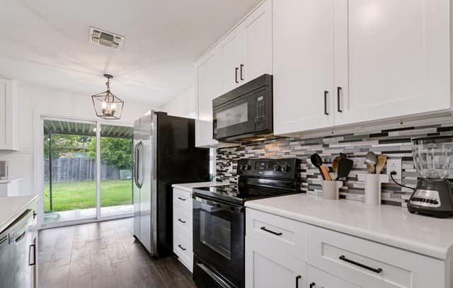 8939  Old Sky Harbor, San Antonio, TX 78242 — photo 11