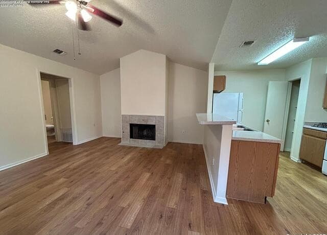 6323  Worchester Knls, San Antonio, TX 78233 — photo 2