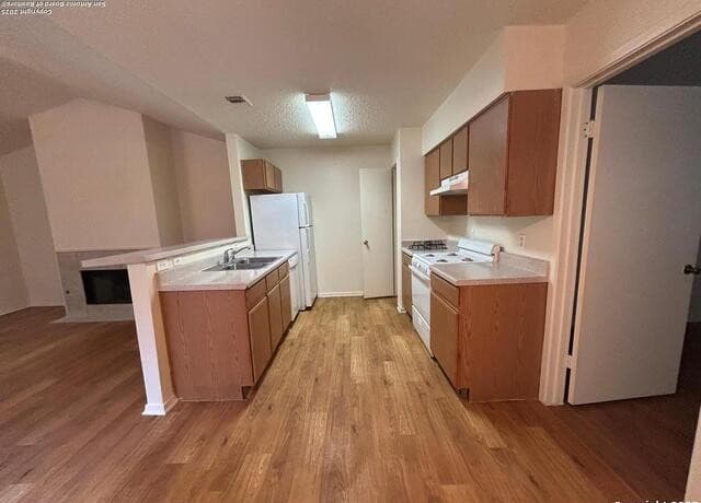 6323  Worchester Knls, San Antonio, TX 78233 — photo 3
