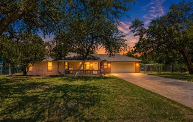 2071  Candlelight Dr