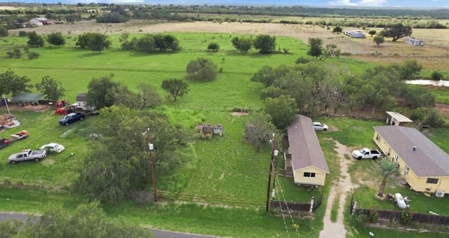 18764  Lagloria, Elmendorf, TX 78112 — photo 2