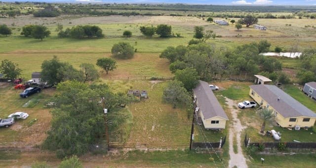 18764  Lagloria, Elmendorf, TX 78112 — photo 4