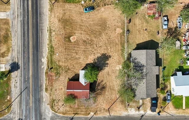 101 N Mcdaniel St, Poth, TX 78147 — photo 7