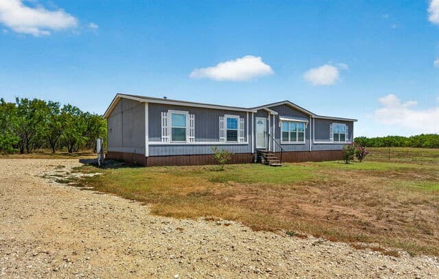 3660  Bluntzer Rd, Jourdanton, TX 78026 — photo 3