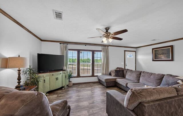 3660  Bluntzer Rd, Jourdanton, TX 78026 — photo 6
