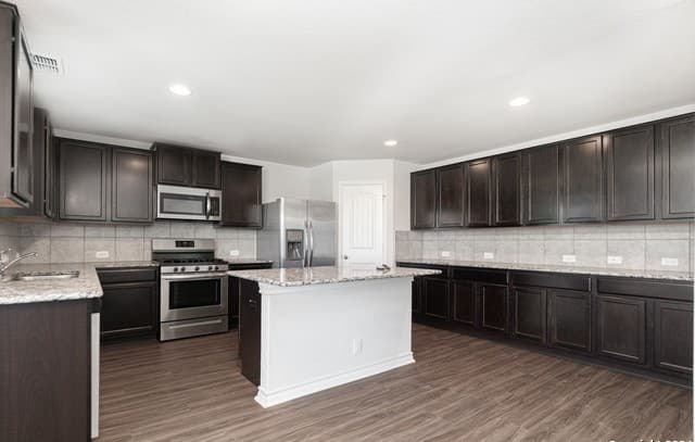 2611  Barbwire Way, San Antonio, TX 78244 — photo 5