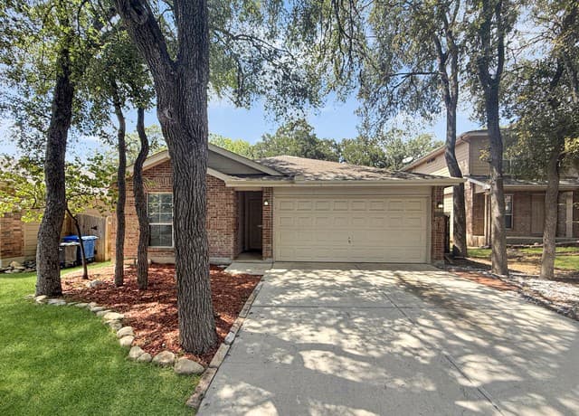 15911 Manes Grove