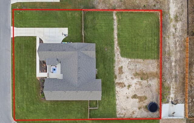 130  Piper St, Castroville, TX 78009 — photo 4